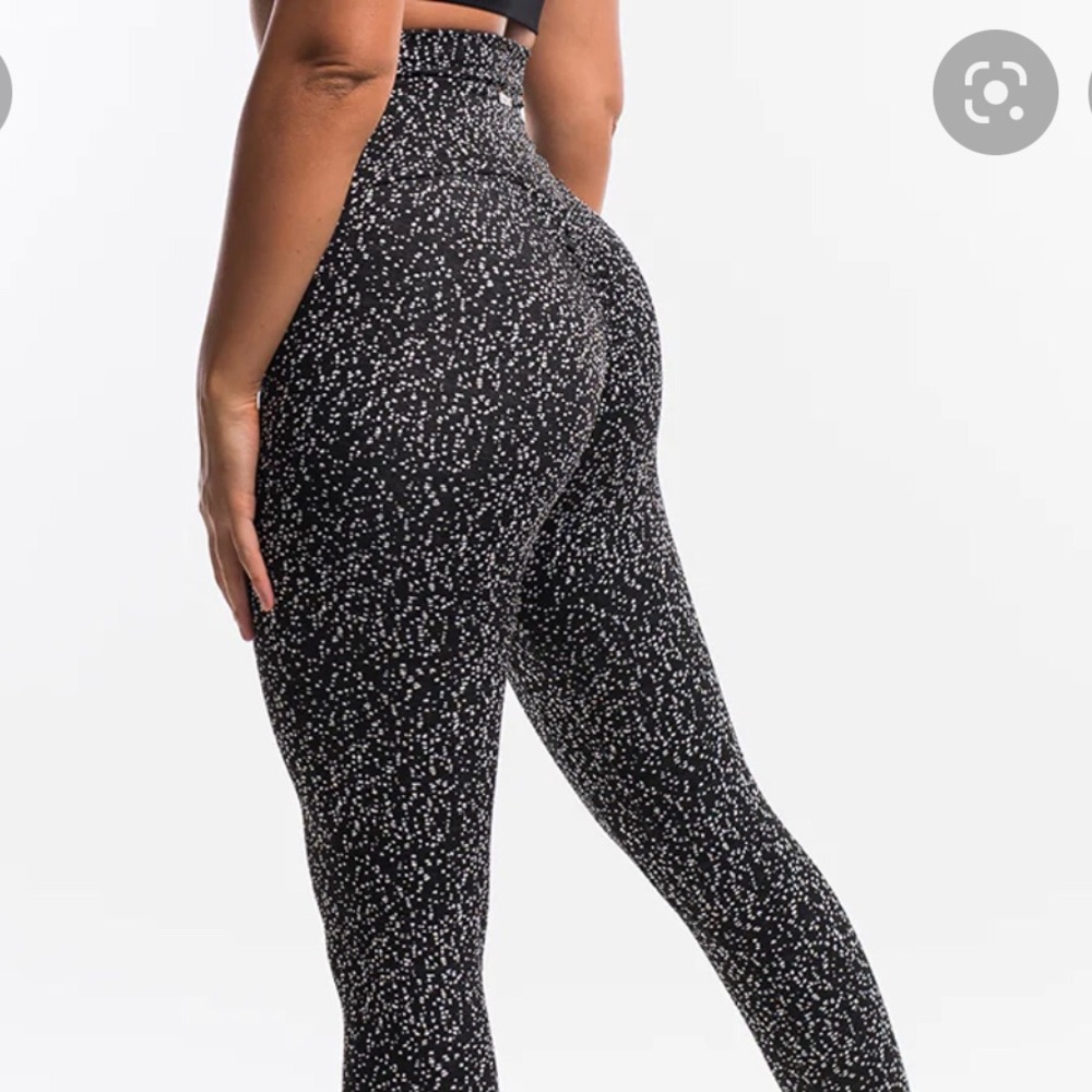 Echt leggings- Essentia Scrunch leggings black dot